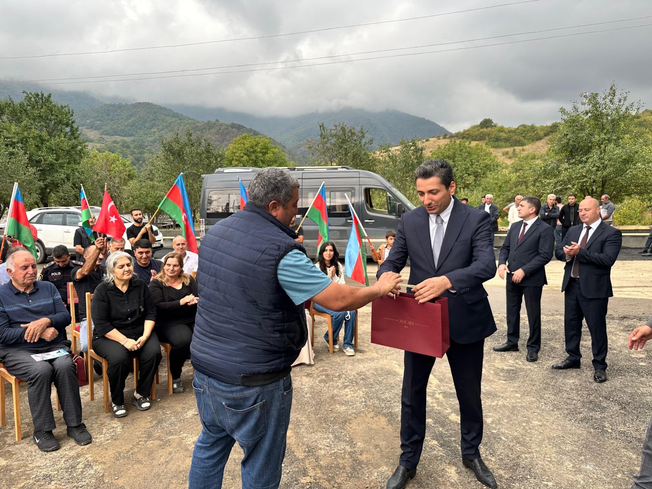 Badara kəndinə yola salınan köç ünvana çatıb - FOTOLAR (YENİLƏNİB)